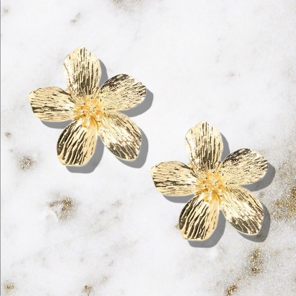 Gold flower metallic trendy earrings